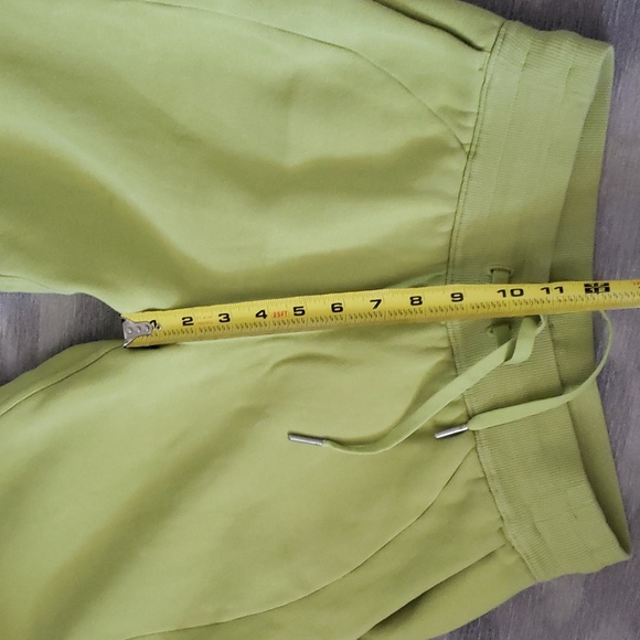 Lululemon line green scuba johgers size 4 - Picture 9 of 11
